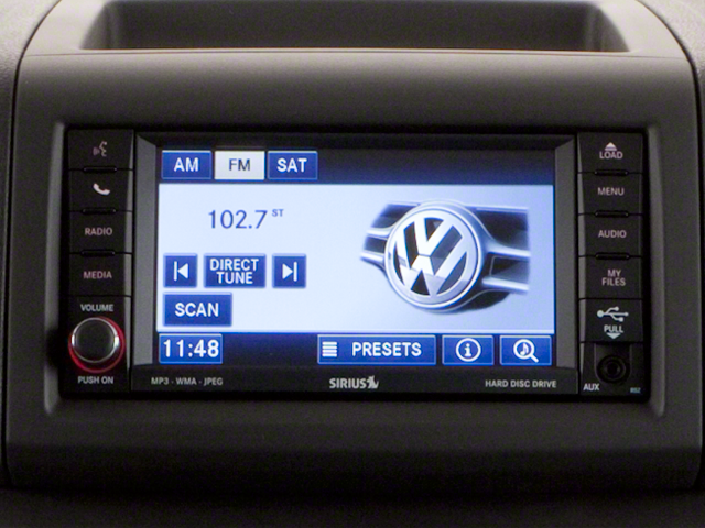 2010 Volkswagen Routan SEL w/Navigation