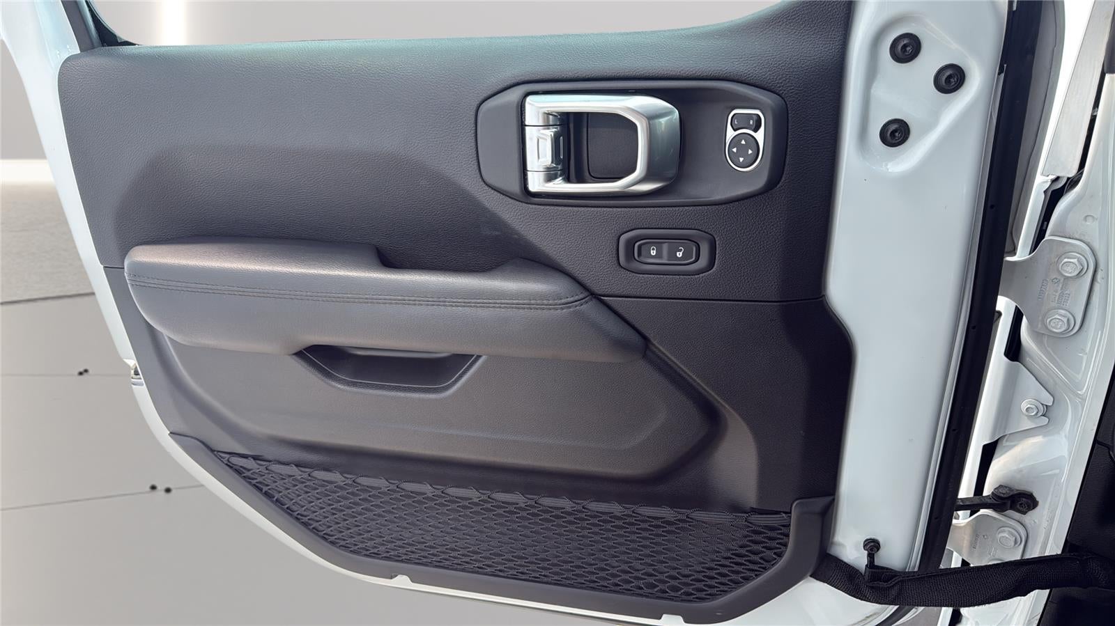 2023 Jeep Wrangler Sahara Altitude
