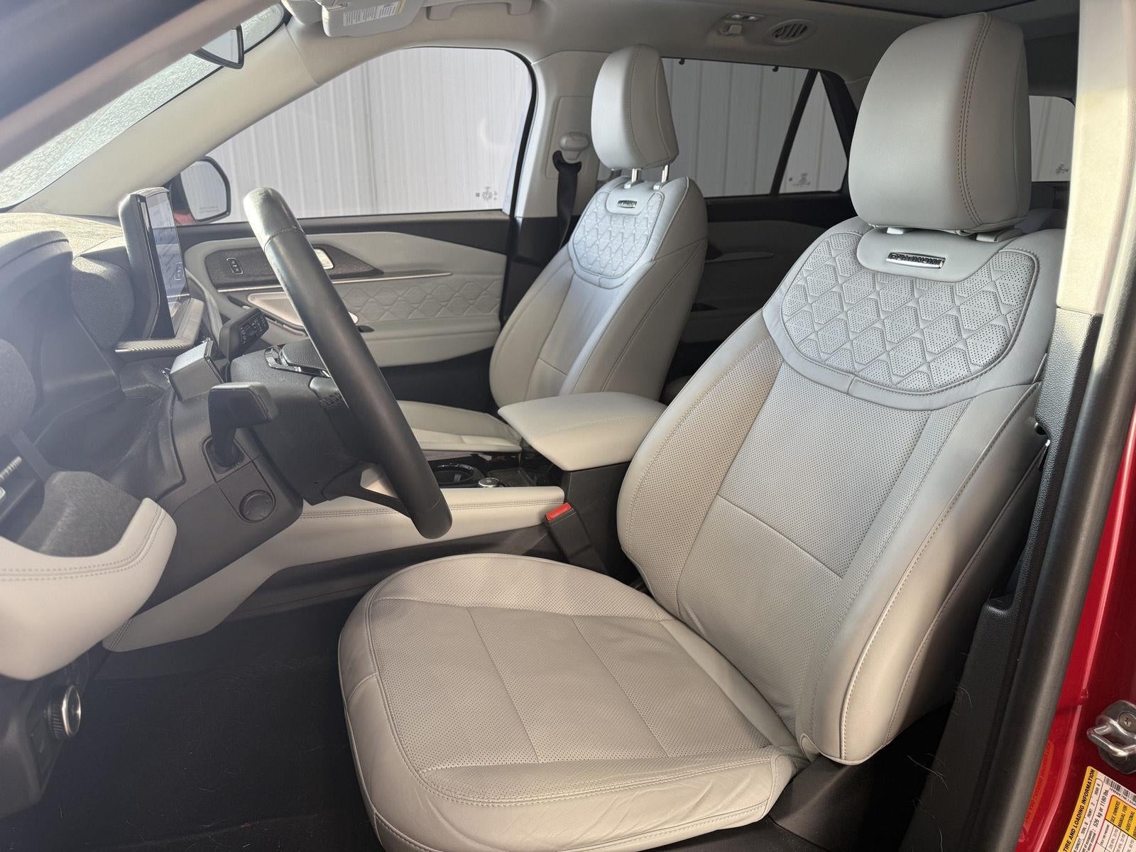 2025 Ford Explorer Platinum