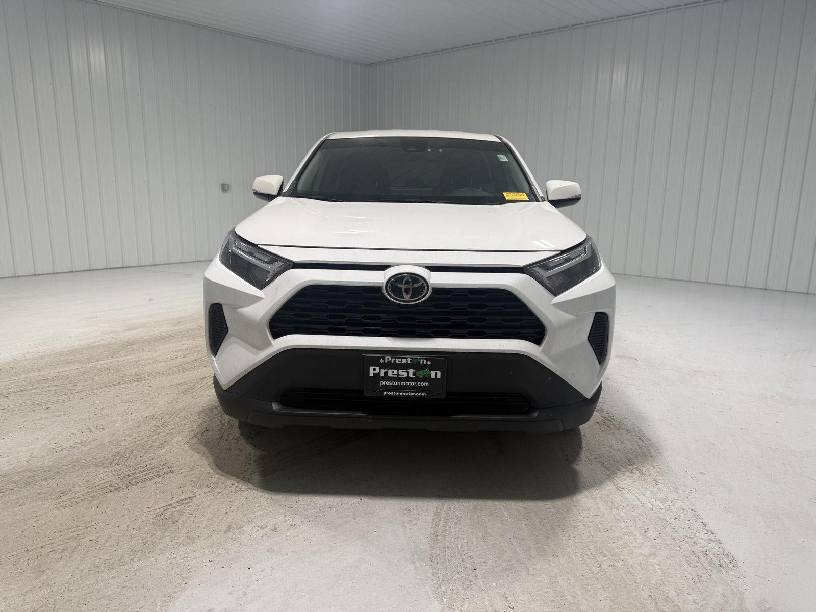 2023 Toyota RAV4 LE