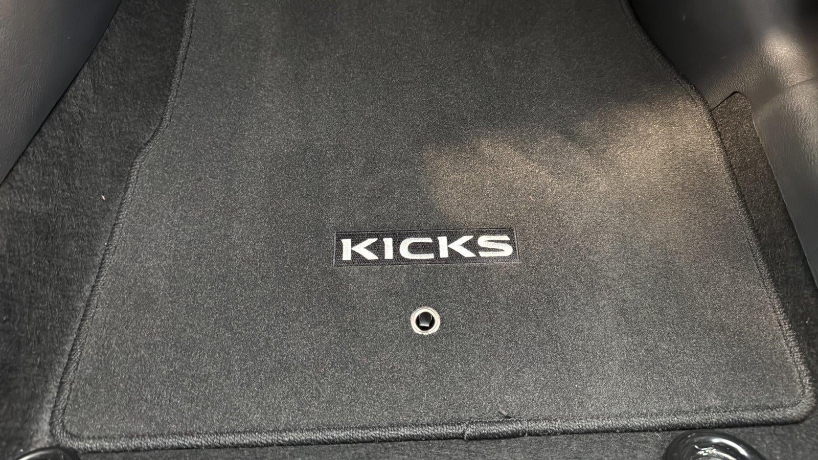 2024 Nissan Kicks SR