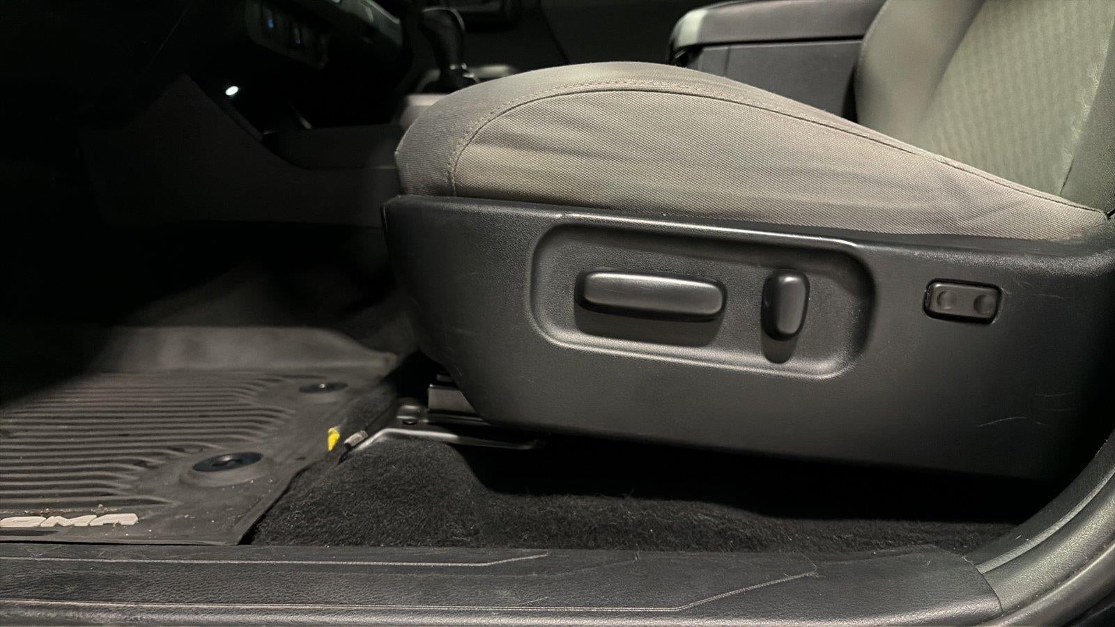 2020 Toyota Tacoma SR5 V6