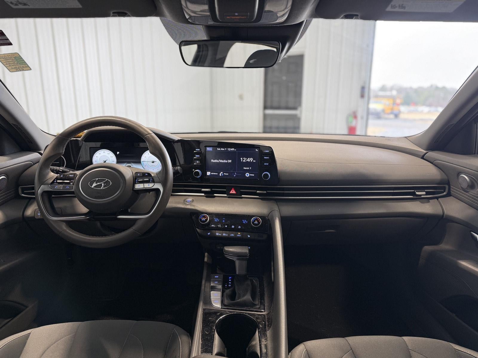 2022 Hyundai ELANTRA SEL