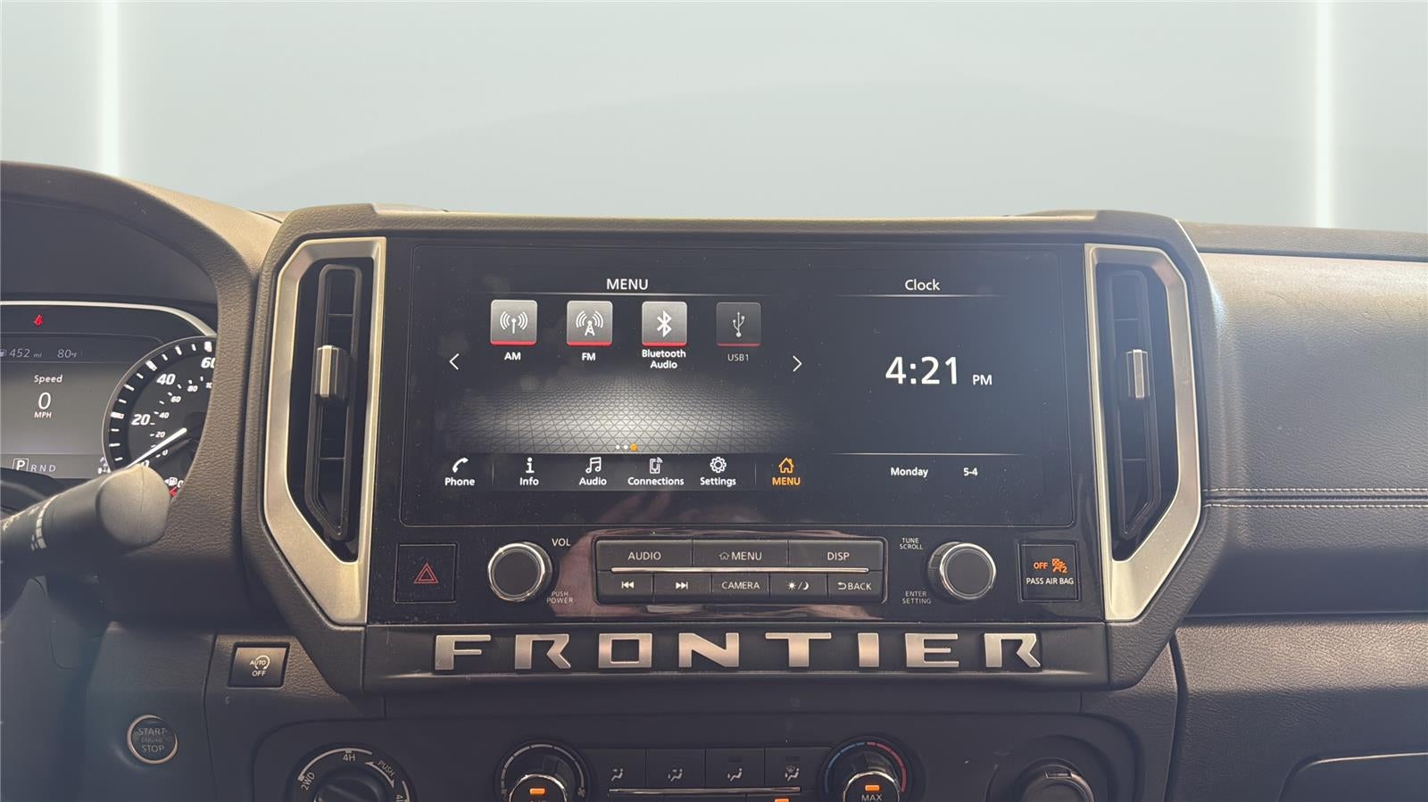 2025 Nissan Frontier SV