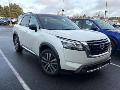 2022 Nissan Pathfinder Platinum
