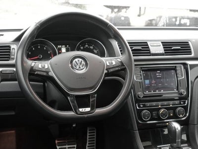 2019 Volkswagen Passat 2.0T SE R-Line