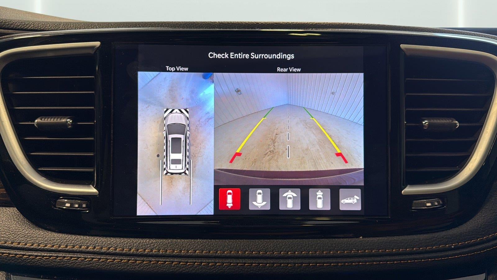 2023 Chrysler Pacifica Hybrid Pinnacle