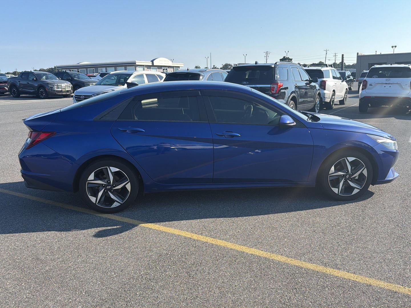 2023 Hyundai ELANTRA SEL