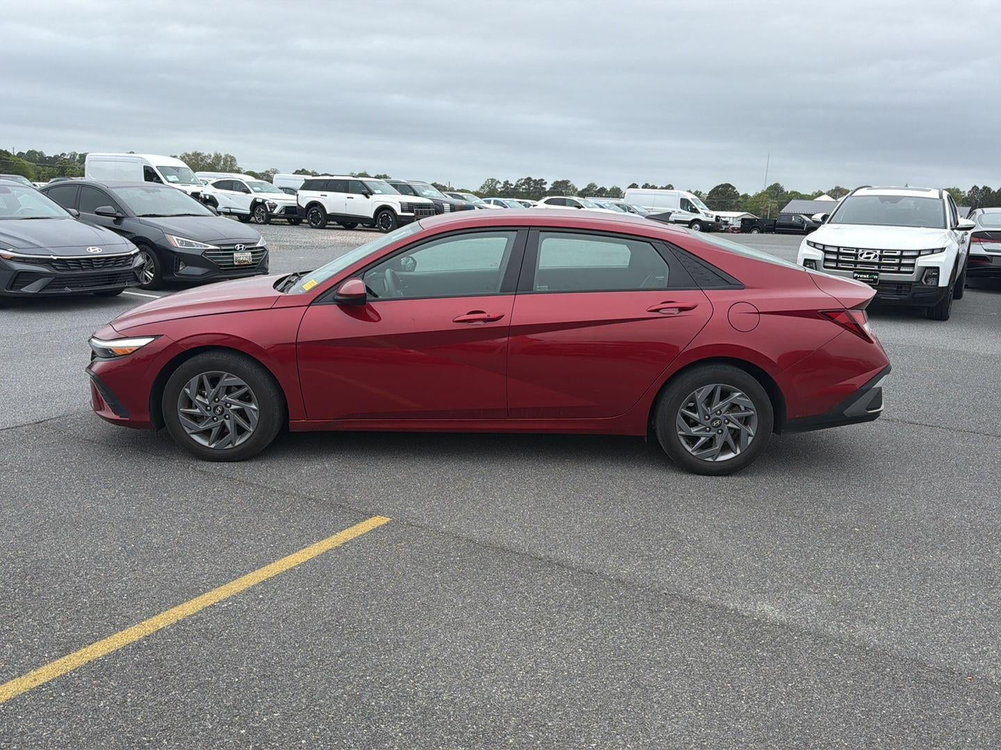 2024 Hyundai ELANTRA SEL